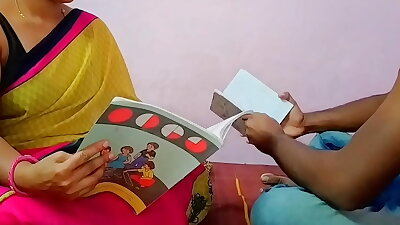 इण्डियन लेडी टीचर ने स्टुडन्ट को सेक्स के लिये मनाया