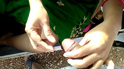 Indian xxx Queen Outdoor Car Sex In Public Place Compilation