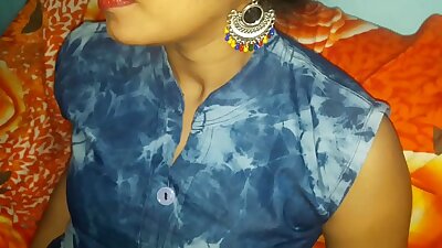 स्कूल गर्ल का सेक्स कैमरे पर दोस्त के साथ